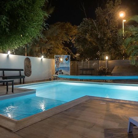 Hotel Coco Island Saint-Gilles Les Bains Exterior photo